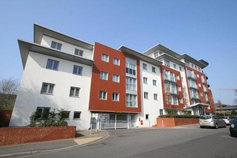 2 bedroom apartment to rent, Park Heights, Woking GU22