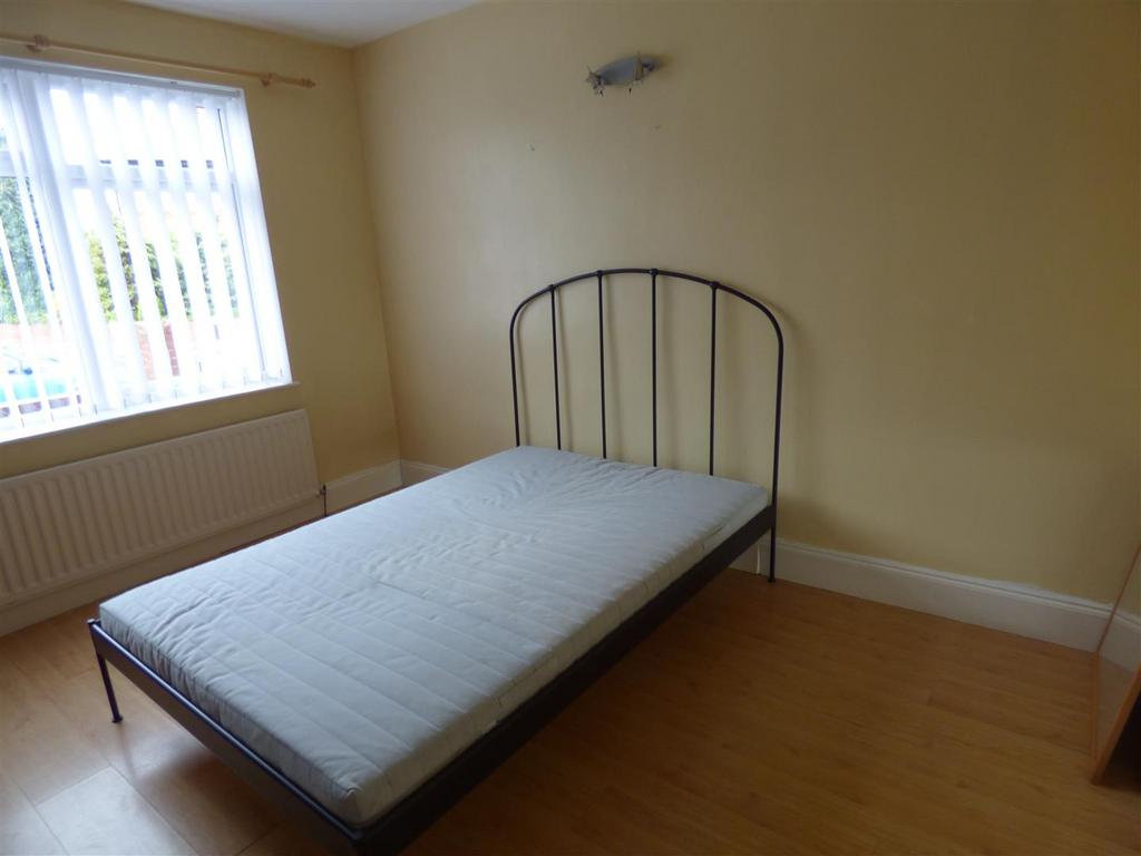 62 Cornel Road, bedroom 2.JPG