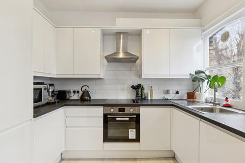 2 bedroom flat to rent, Linden Gardens, London