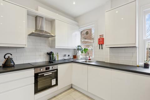 2 bedroom flat to rent, Linden Gardens, London