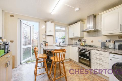 4 bedroom house to rent, Saltwell Street, London