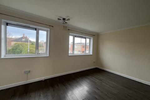 2 bedroom house to rent, Burrow Road, Chigwell IG7