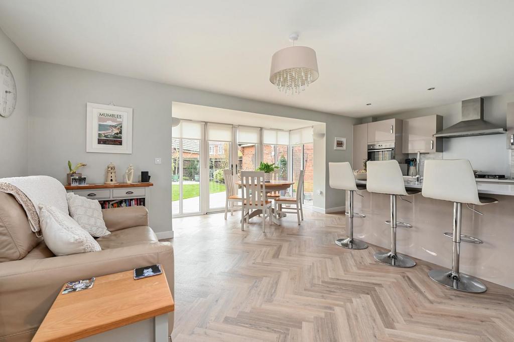 Kitchen/Dining Room