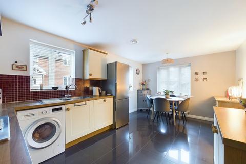 28 Hillside View, Chinnor, OX39 4DE
