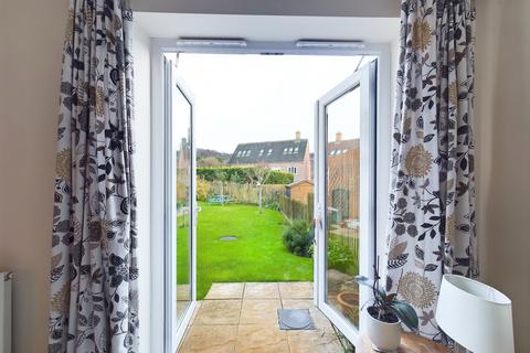 28 Hillside View, Chinnor, OX39 4DE