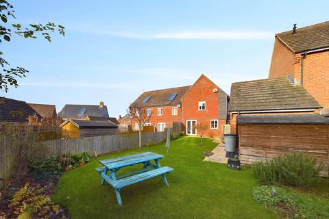 28 Hillside View, Chinnor, OX39 4DE