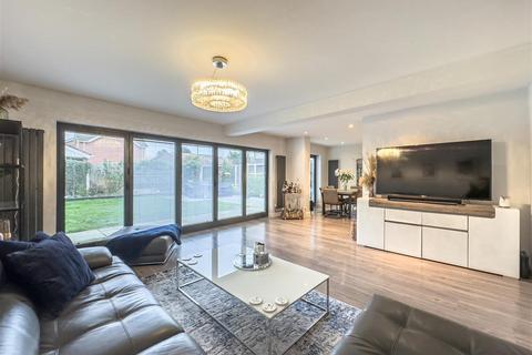 60 Cheapside East, Rayleigh, SS6 9JU