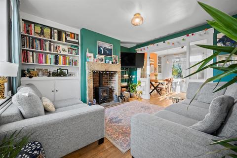 3 Alma Road, Tideswell, Buxton, SK17 8ND