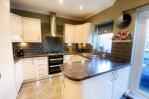 3 bedroom terraced house for sale, Sunningdale Avenue, Newcastle Upon Tyne