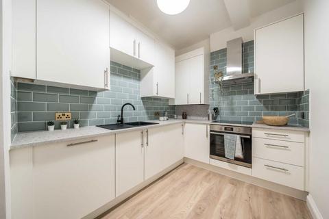 2 bedroom flat for sale, Sylvester Path, London E8