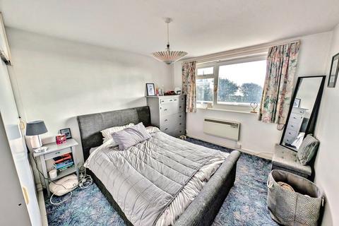 2 bedroom flat for sale, East Cliff