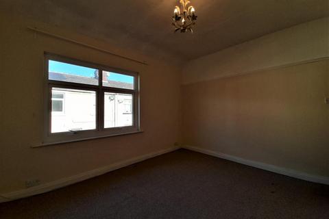 2 bedroom house to rent, Clifton Street, Preston PR1