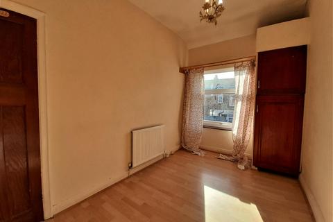 2 bedroom house to rent, Clifton Street, Preston PR1