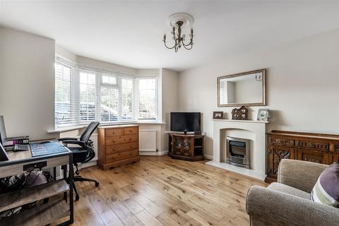 26 Randalls Road, Leatherhead, KT22 7TQ