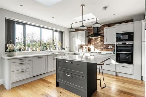 26 Randalls Road, Leatherhead, KT22 7TQ