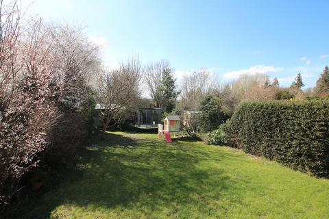26 Randalls Road, Leatherhead, KT22 7TQ