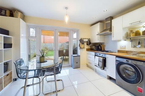 2 bedroom end of terrace house for sale, Tye Road, Fradley