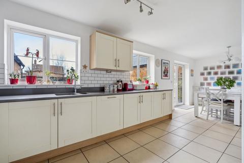 8 Cotts Field, Haddenham, Aylesbury, HP17 8NN