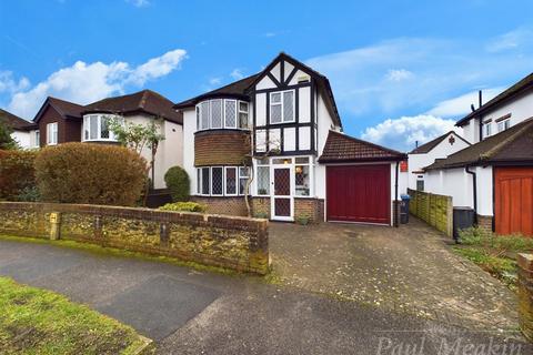 3 bedroom detached house for sale, Brian Avenue, South Croydon