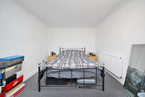 1 bedroom flat for sale, High Road, Leytonstone, E11