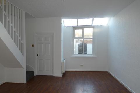 2 bedroom property to rent, St Anthonys Place