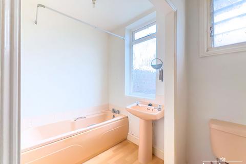 1 bedroom flat for sale, Westborough Road, Essex , Westcliff-on-Sea, Essex, SS0 9DW