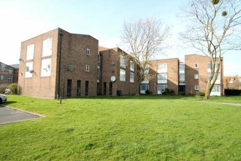 Studio for sale, Fleetwood Court, Douglas Road, Stanwell, TW19