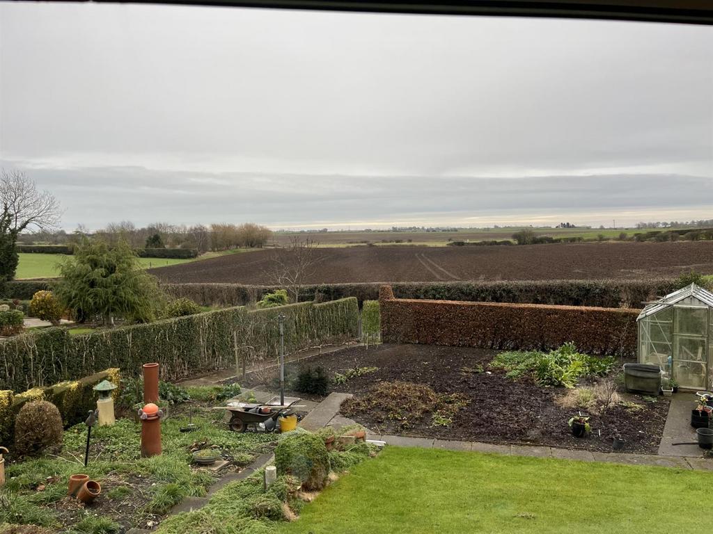 Two Steps, Clarks Lane, Patrington, HU12 0 RQ