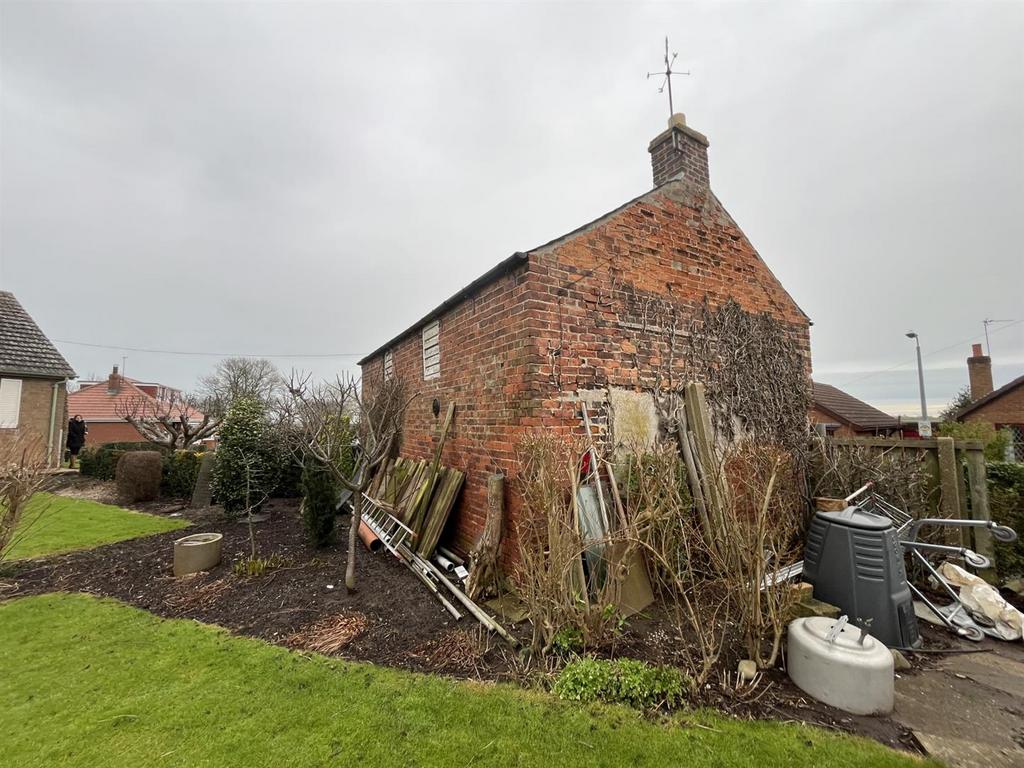 Two Steps, Clarks Lane, Patrington, HU12 0 RQ
