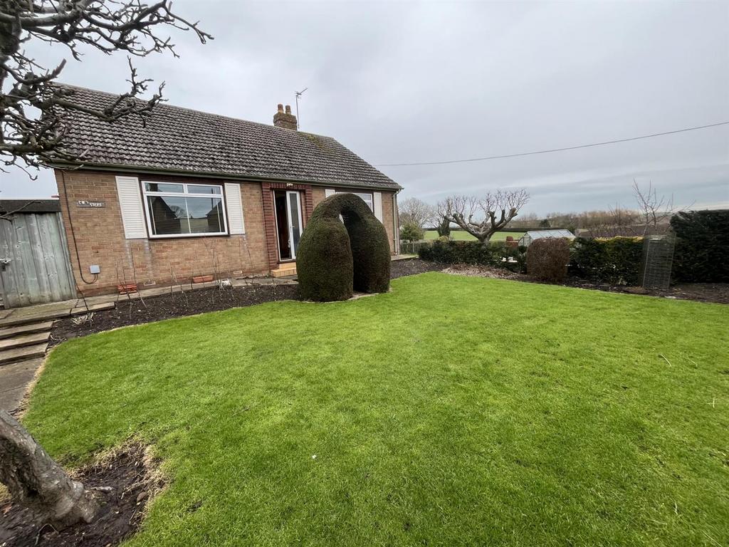 Two Steps, Clarks Lane, Patrington, HU12 0 RQ