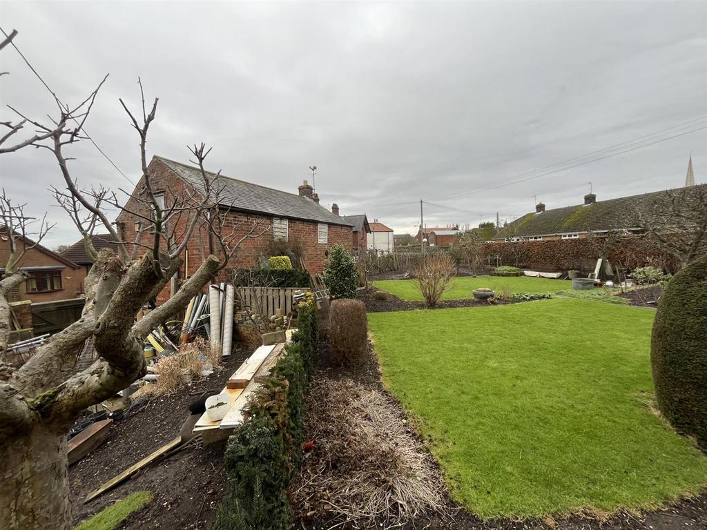 Two Steps, Clarks Lane, Patrington, HU12 0 RQ