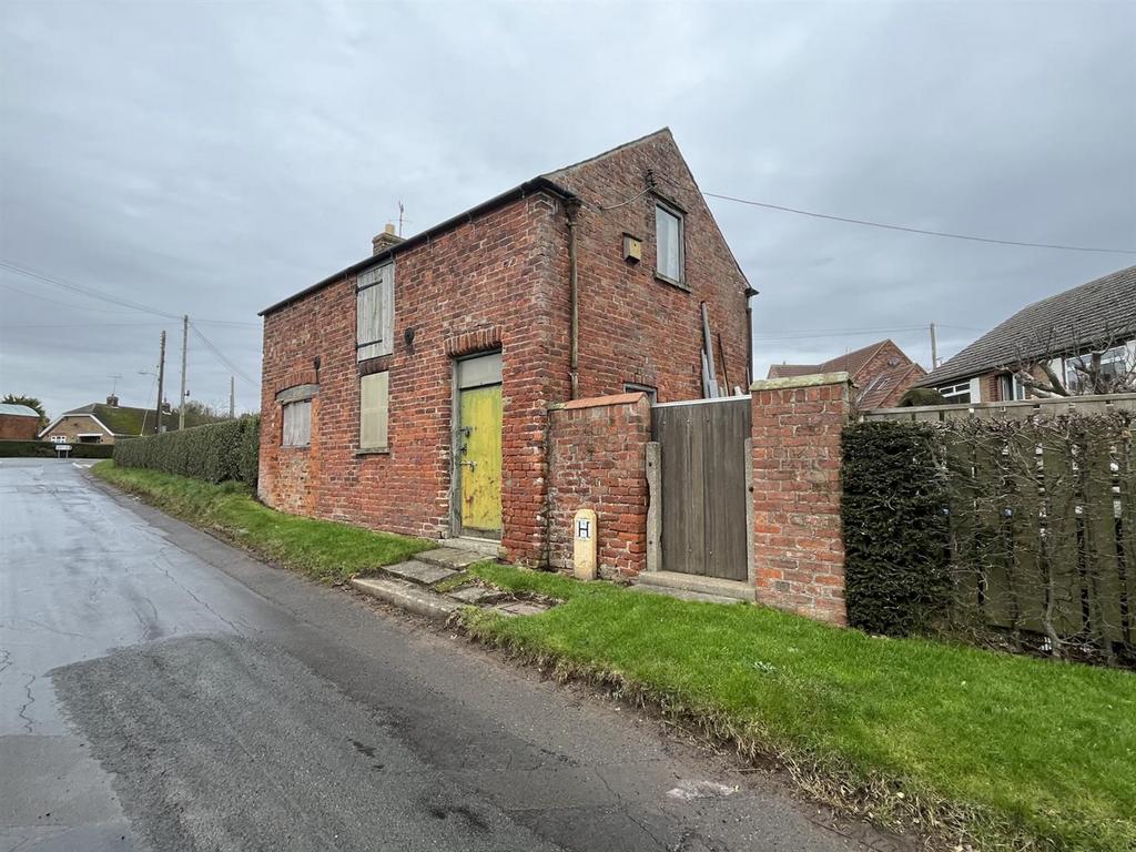 Two Steps, Clarks Lane, Patrington, HU12 0 RQ