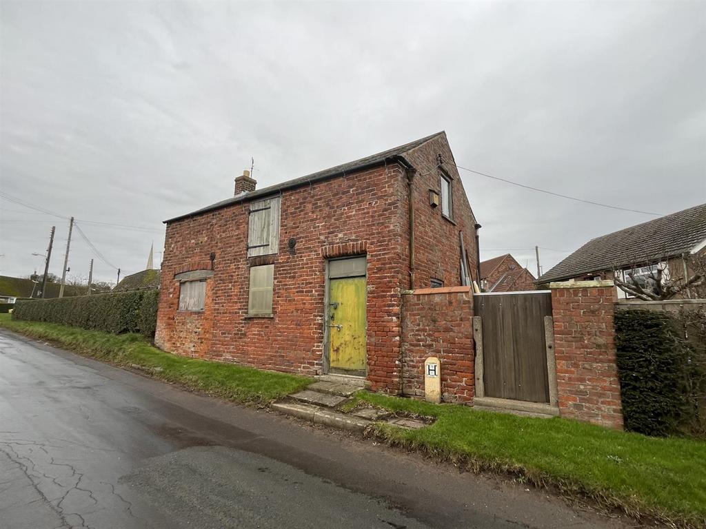 Two Steps, Clarks Lane, Patrington, HU12 0 RQ