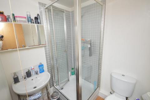 2 bedroom flat to rent, Birchfields Road, Manchester M13