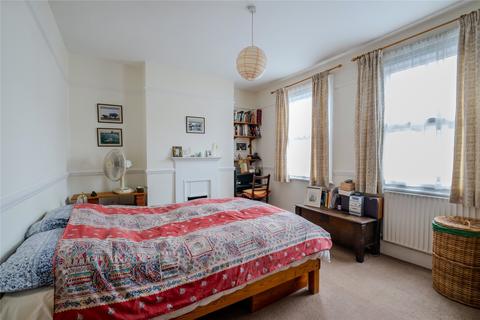 3 bedroom terraced house for sale, Edgington Road, London SW16