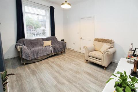 2 bedroom end of terrace house for sale, St. Pauls Road, Bradford BD6