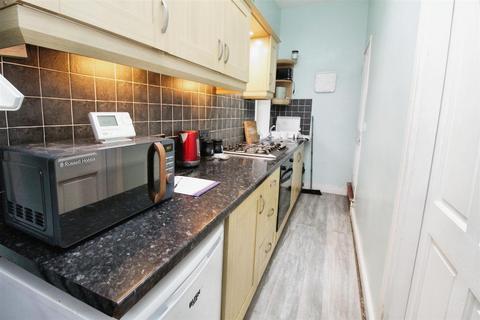 2 bedroom end of terrace house for sale, St. Pauls Road, Bradford BD6