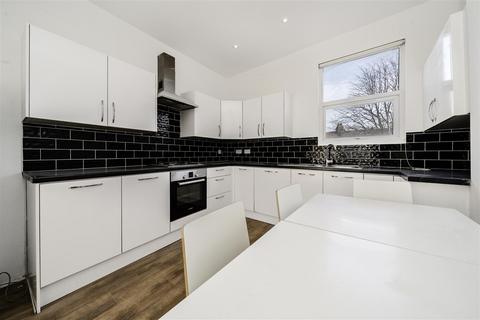 3 bedroom flat for sale, Huddlestone Road, Willesden