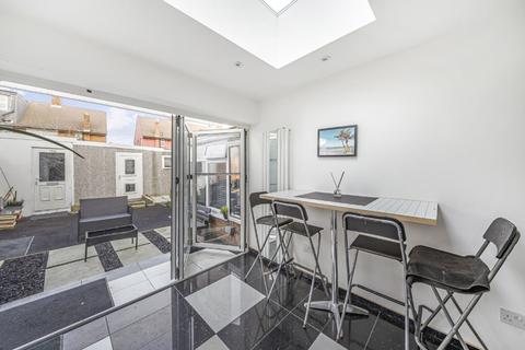 6 Jonson Close, Mitcham, CR4 1DP