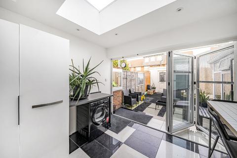 6 Jonson Close, Mitcham, CR4 1DP
