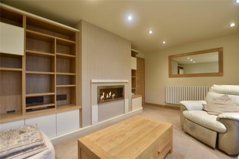 4 Fairway Crescent, Royton, Oldham, OL2 6TT