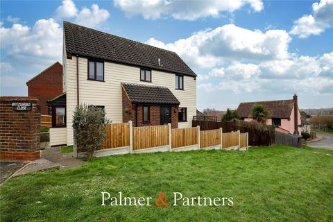 8 Fitzgerald Close, Lawford, Manningtree, CO11 2JT