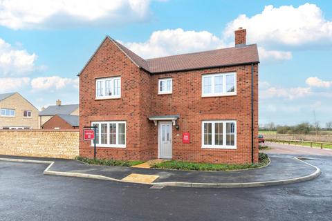 4 bedroom detached house for sale, Chalk Blue Close, Ambrosden OX25