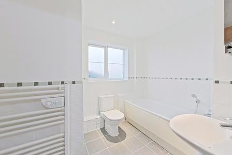 2 bedroom flat for sale, Baker Crescent, Dartford DA1