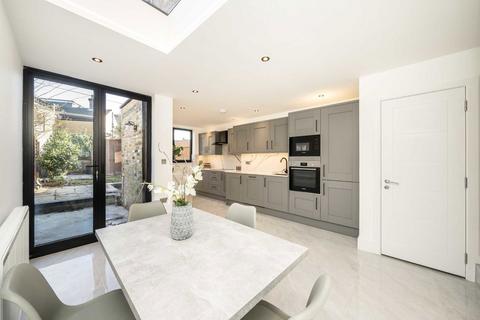 5 bedroom terraced house for sale, Salehurst Road, London SE4