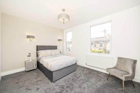 5 bedroom terraced house for sale, Salehurst Road, London SE4