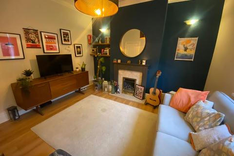 36 Thompson Lane, Chadderton, Oldham, OL9 8LT