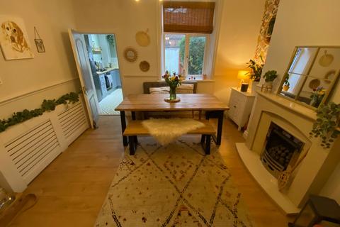 36 Thompson Lane, Chadderton, Oldham, OL9 8LT