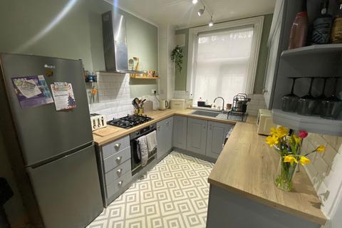 36 Thompson Lane, Chadderton, Oldham, OL9 8LT
