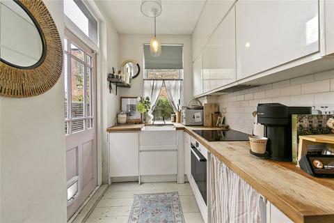 2 bedroom apartment for sale, North Avenue, Kew, TW9